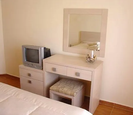 Apartamento 03 *